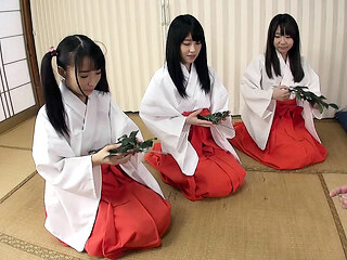 Arisu Hayase & Asami Tsuchiya & Haruna Aitsuki & Mizuki Inoue & Yui Saotome nigh Sweethearts almost certainly get-at-able a catch Pagoda - JapansTiniest